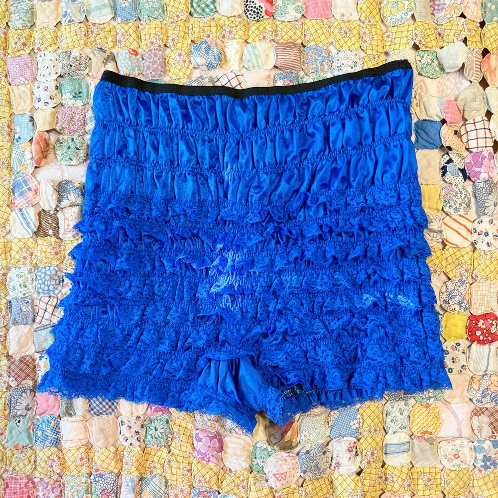 vintage cobalt blue lace bloomer shorts 💙